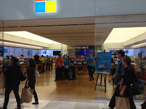 Microsoft Store - lots of staff, few customers