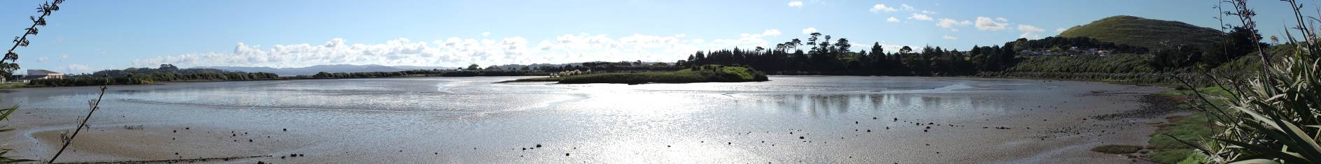 Panoramic photo of the Pukaki Lagoon at Ambury Regional Park